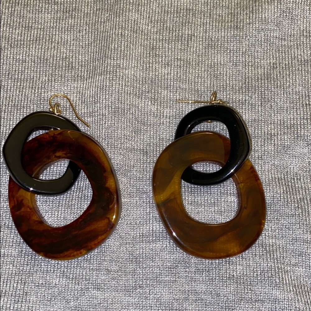 Like New Black & Tortoise Plastic Dangle Earrings